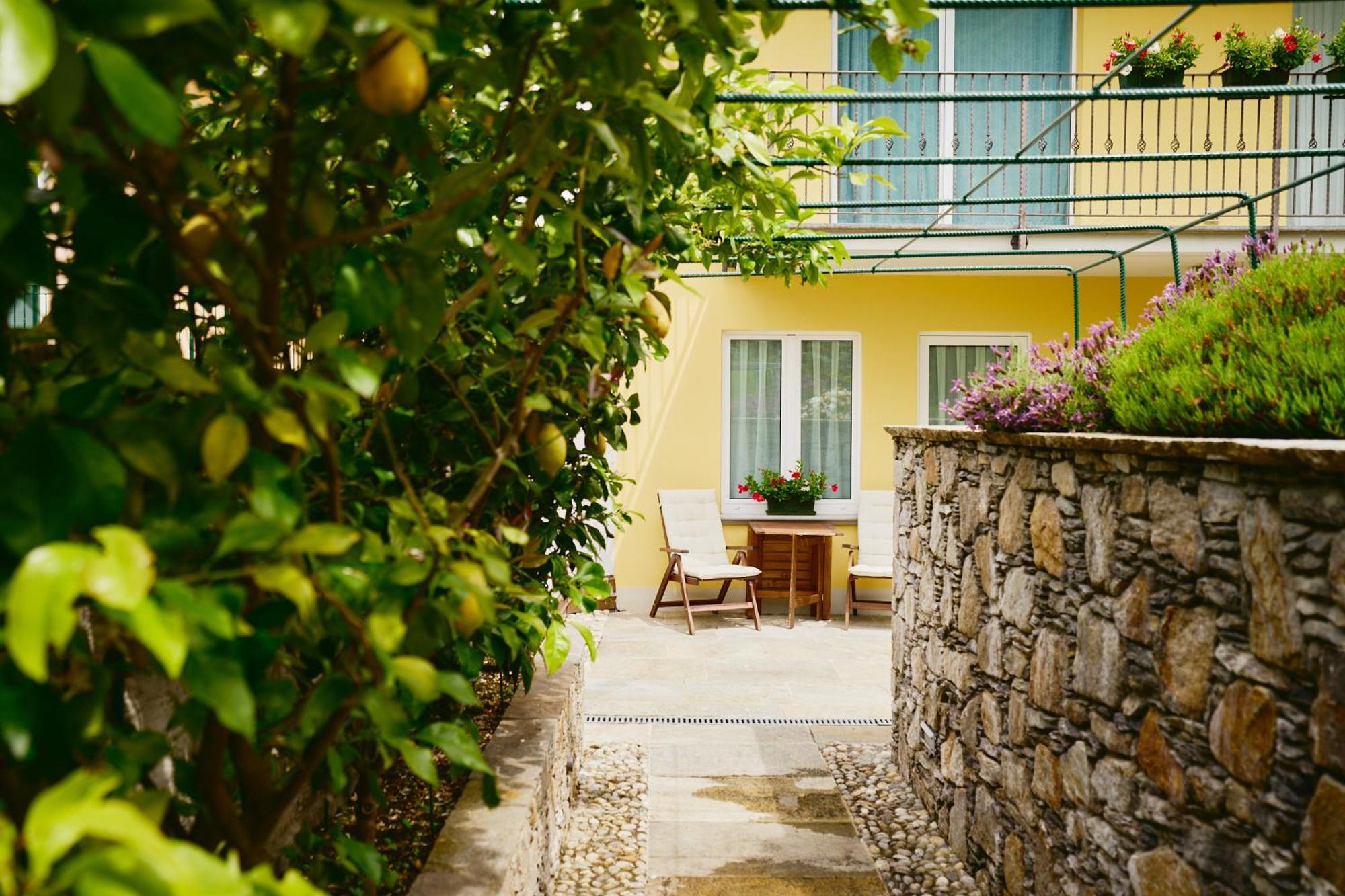 Residence Antico Torchio Dervio Exteriör bild